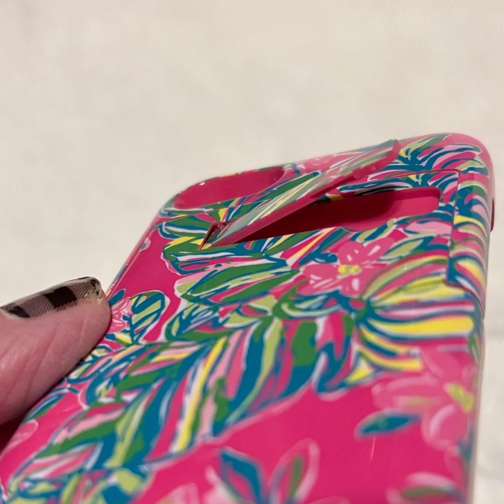 iPhone 5/5X. Are there any out there;). Lilly Pulitzer Vibrant Leafy Phone Case